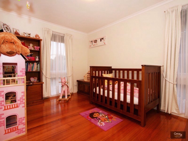 5 Leonard Close, Clarinda VIC 3169