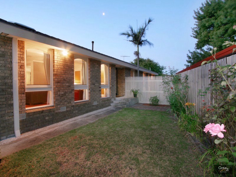 5 Leonard Close, Clarinda VIC 3169