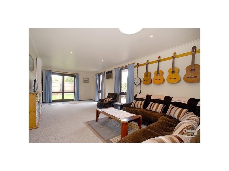 11 Tina Court, Clarinda VIC 3169