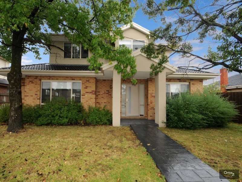 1/2 Prince Charles Street, Clayton VIC 3168