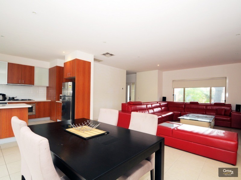 1/2 Prince Charles Street, Clayton VIC 3168