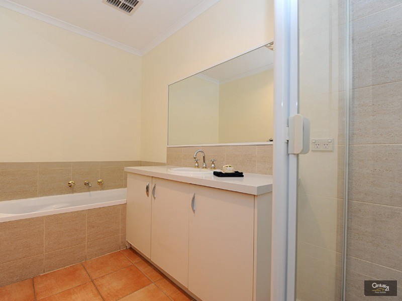 1 Westminster Close, Blackburn South VIC 3130