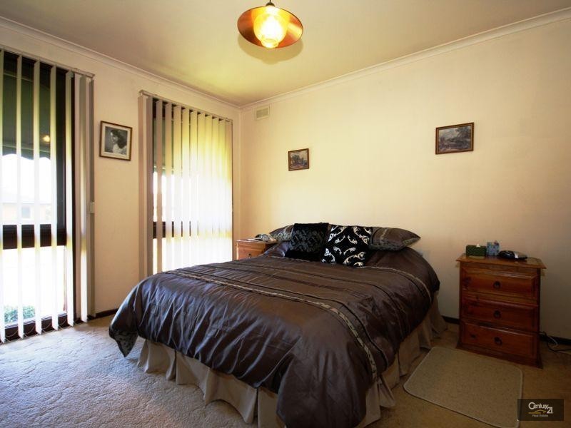 12 Barwon Court, Clayton South VIC 3169