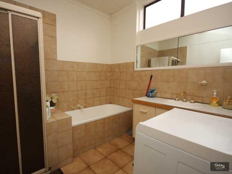 1/8 Browning Avenue, Clayton South VIC 3169