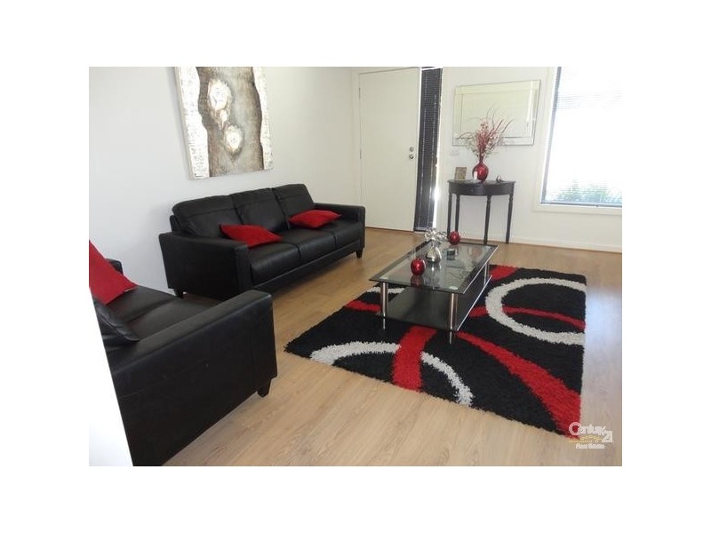 2/43 Nockolds Crescent, Noble Park VIC 3174