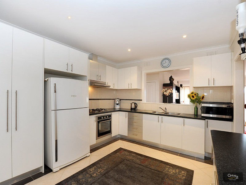 16 Byron Street, Clayton South VIC 3169