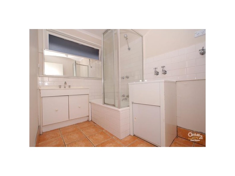 3/2 Burns Avenue, Clayton South VIC 3169