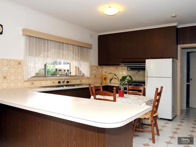 15 McMillan Street, Clayton South VIC 3169