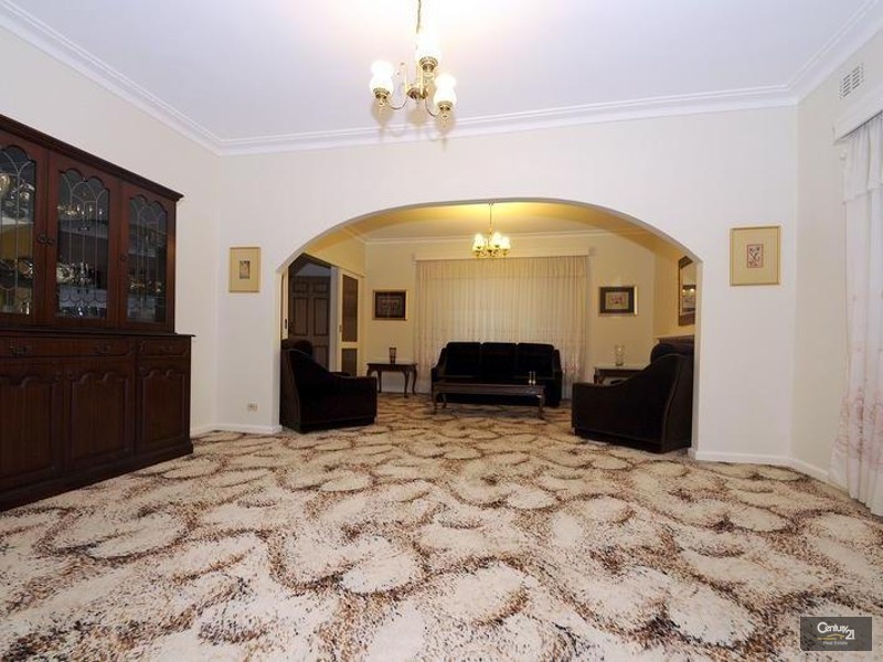 15 McMillan Street, Clayton South VIC 3169