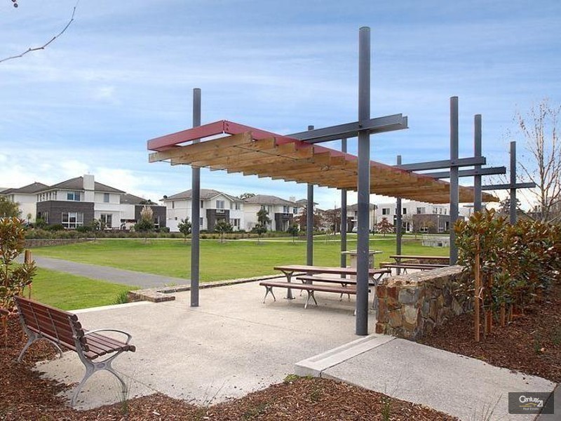 8 Augusta Square, Heatherton VIC 3202