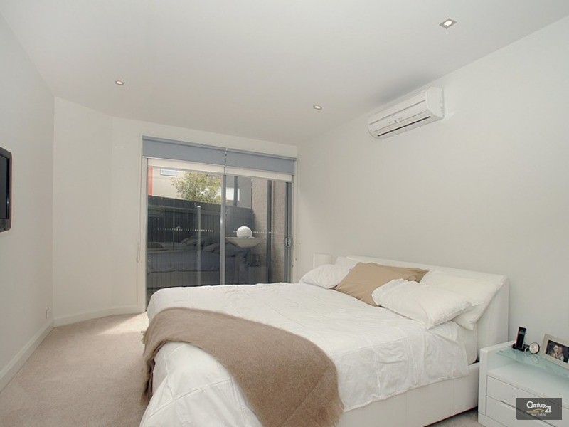 24 Silverbanks Grove, Mentone VIC 3194