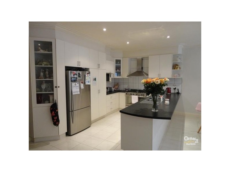 34 Glencannon Crescent, Clayton South VIC 3169