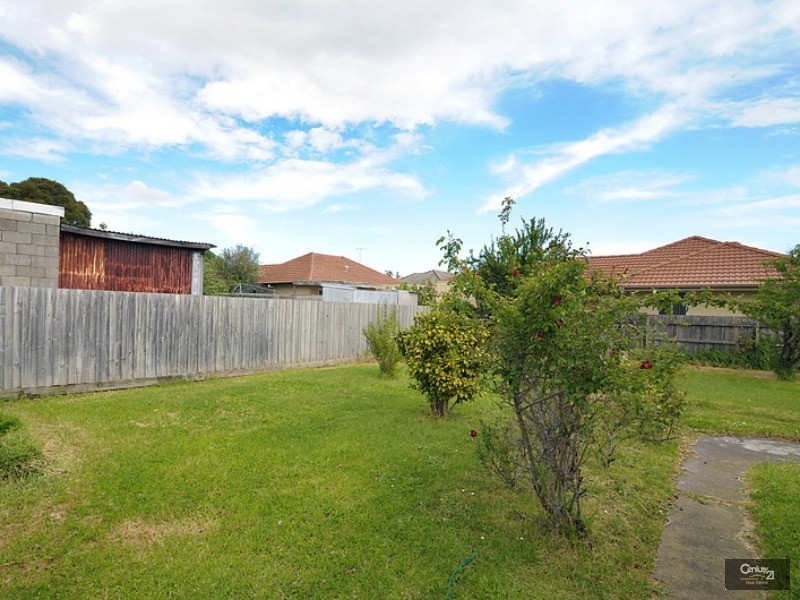 24 McMillan Street, Clayton South VIC 3169