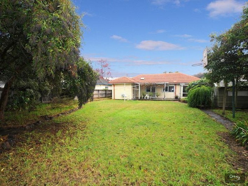 12 Wallace Avenue, Oakleigh South VIC 3167