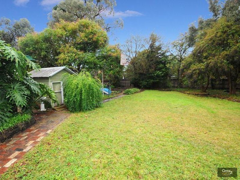 12 Wallace Avenue, Oakleigh South VIC 3167
