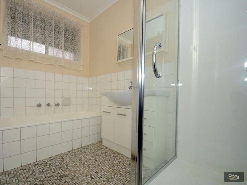 38 Ireland Road, Clayton South VIC 3169