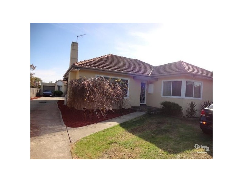 1/2 Laura Street, Clayton South VIC 3169