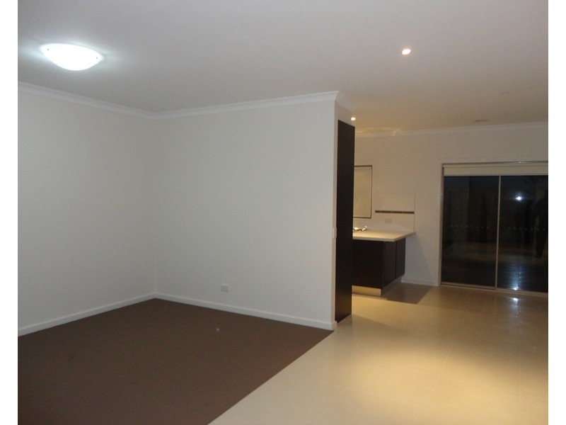 2/53 McMillan Street, Clayton South VIC 3169