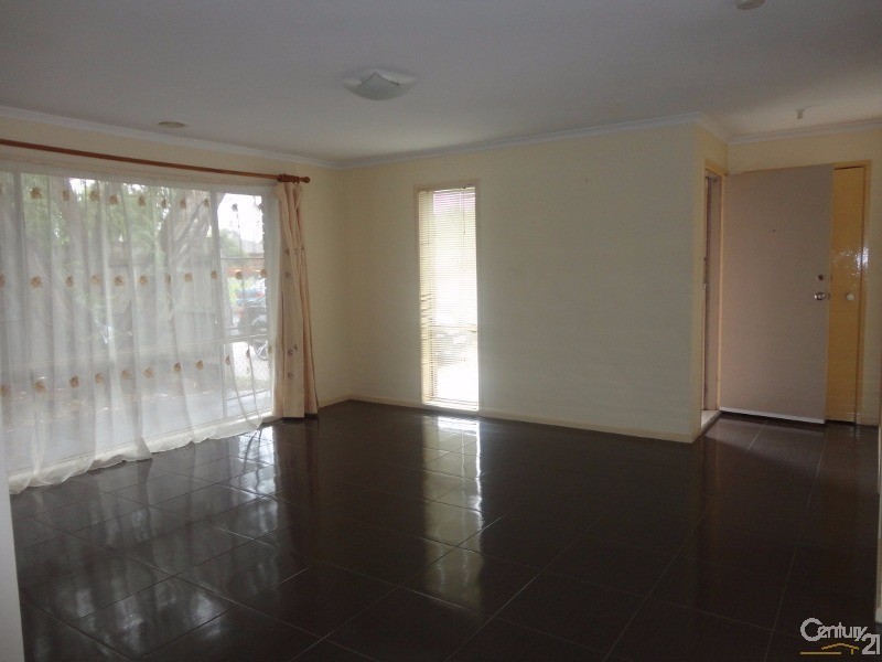 2/11 Flora Road, Clayton VIC 3168