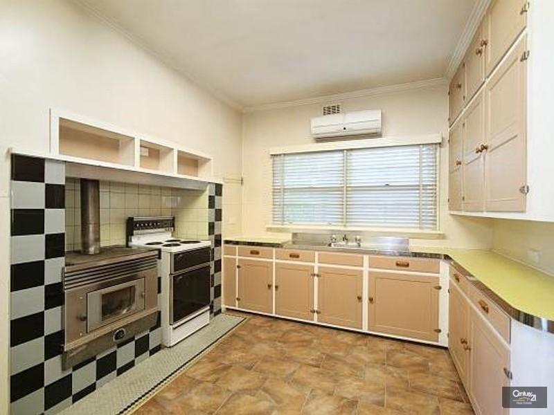 34 Inverness Street, Clarinda VIC 3169