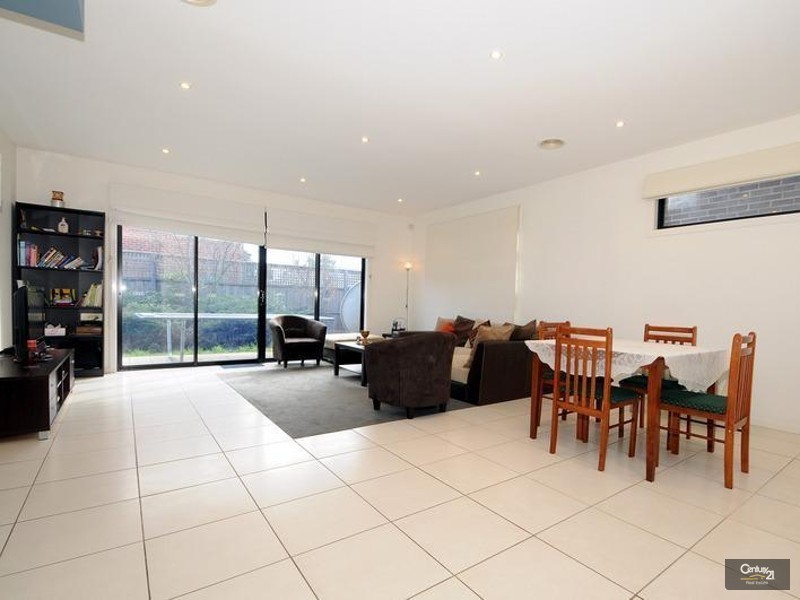 3 Botanic Drive, Clayton South VIC 3169