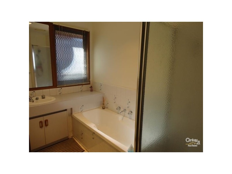 69 Hunt Crescent, Clarinda VIC 3169