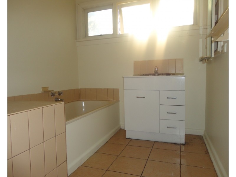 1987 Dandenong Road, Clayton VIC 3168
