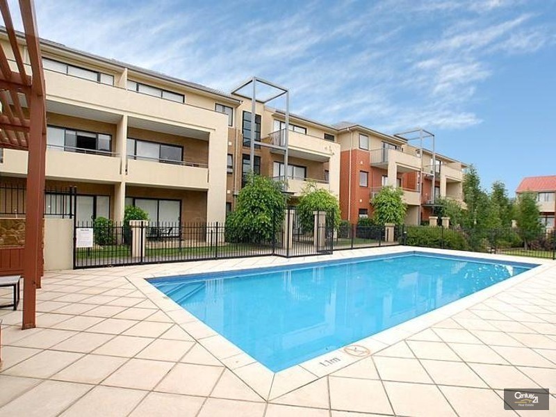 16/2 Monash Green Drive, Clayton VIC 3168