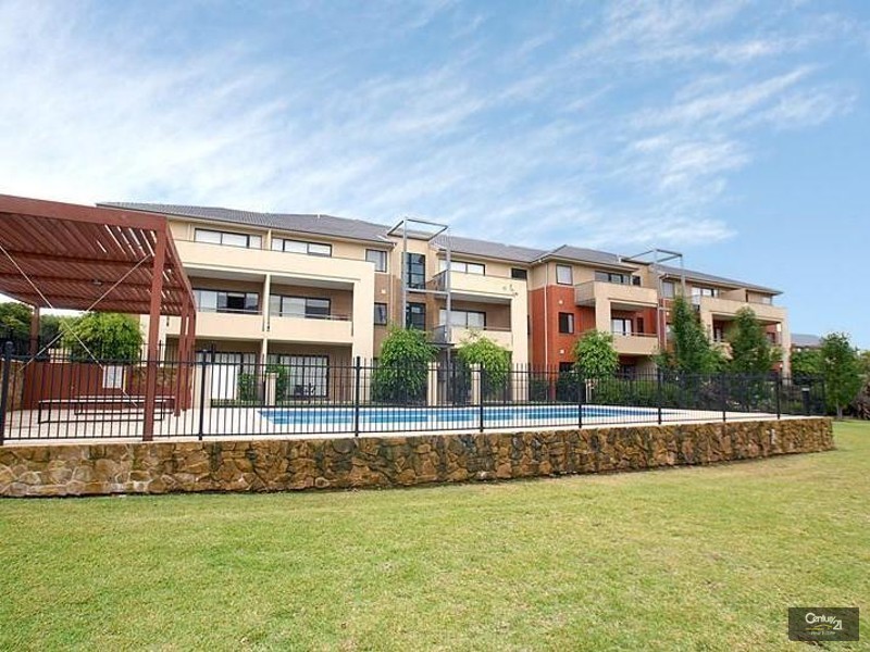 16/2 Monash Green Drive, Clayton VIC 3168