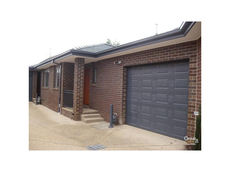 2/17 Wanalta Rd, Carnegie VIC 3163