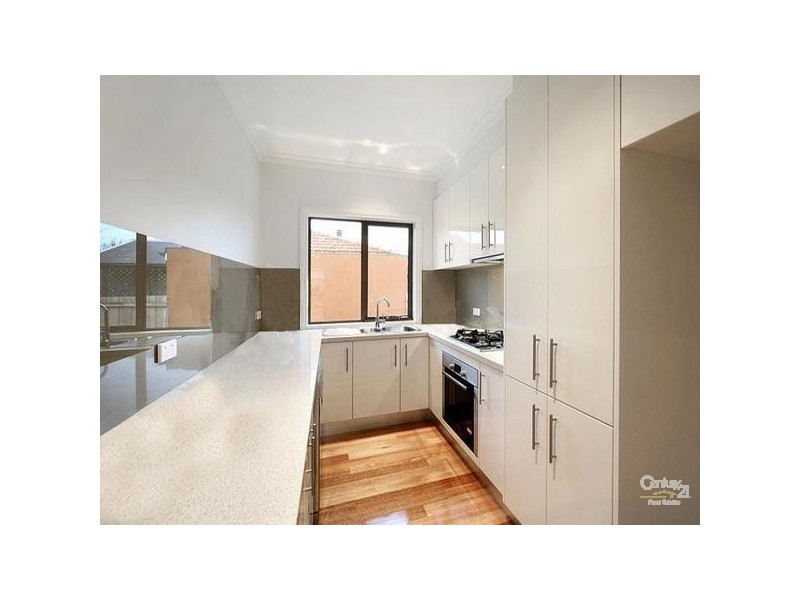 2/17 Wanalta Rd, Carnegie VIC 3163