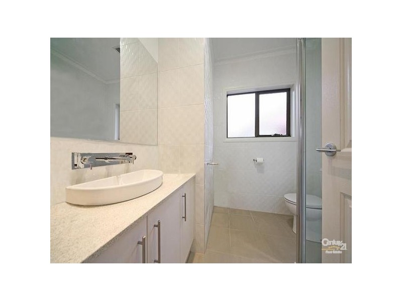 2/17 Wanalta Rd, Carnegie VIC 3163