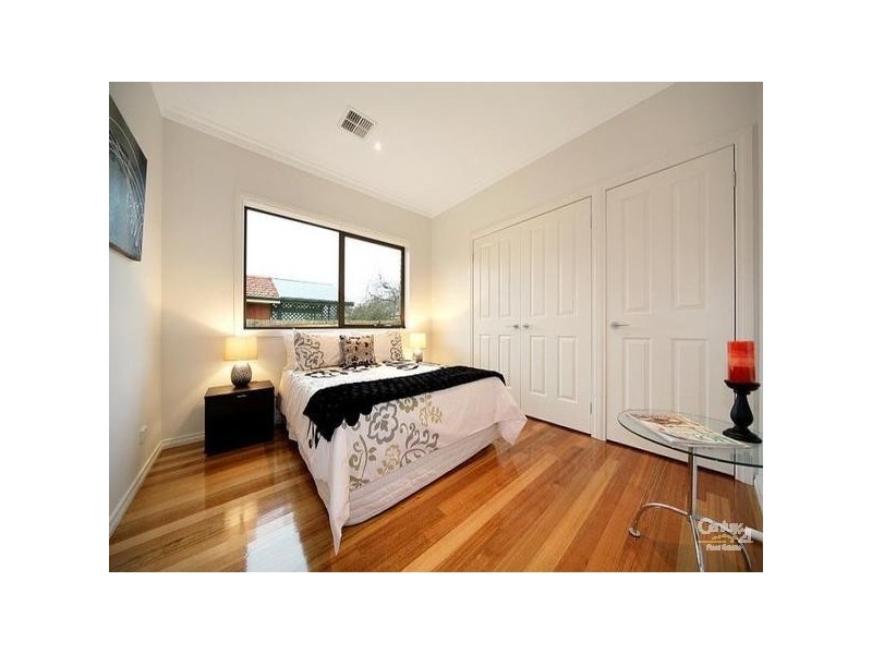 2/17 Wanalta Rd, Carnegie VIC 3163