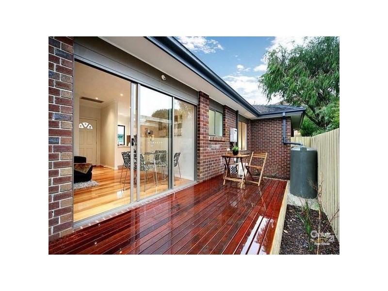 2/17 Wanalta Rd, Carnegie VIC 3163