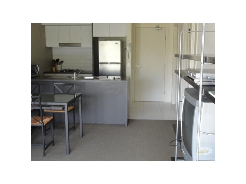 30/2 Greenfield Drive, Clayton VIC 3168