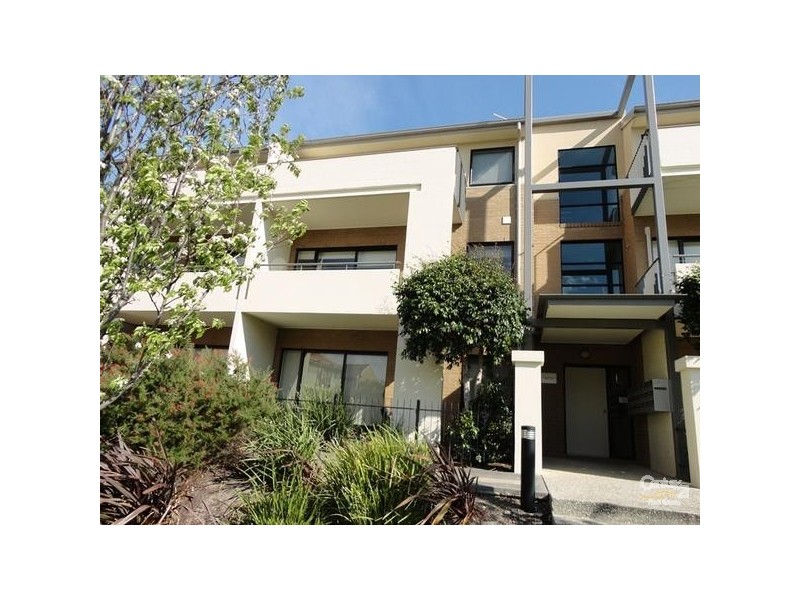 30/2 Greenfield Drive, Clayton VIC 3168