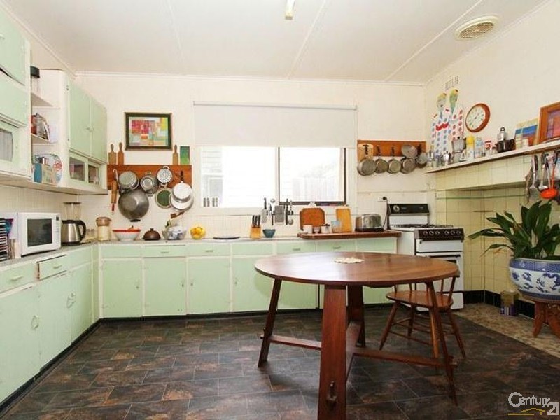 76 Rossmoyne Street, Thornbury VIC 3071