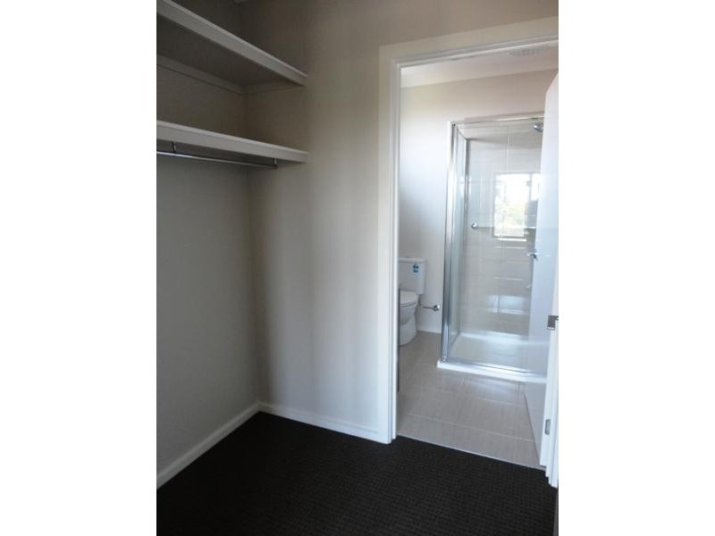 2/4 Rowson Grove, Clayton South VIC 3169