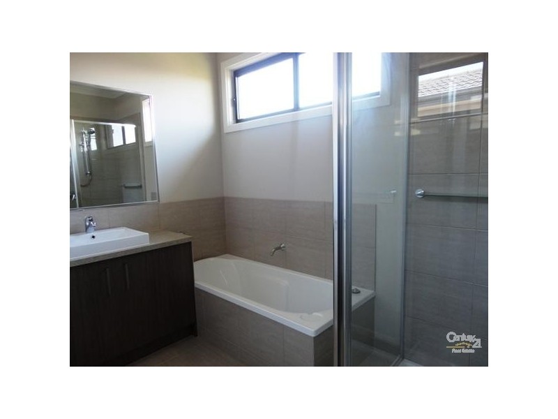 2/4 Rowson Grove, Clayton South VIC 3169