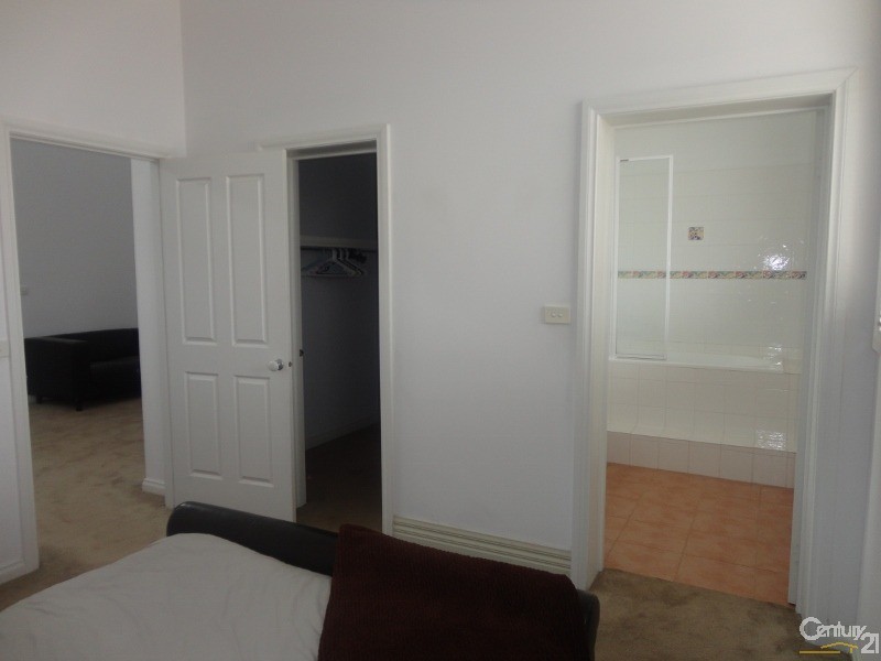 8/6 Willgilson Court, Oakleigh VIC 3166