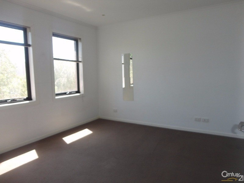 12 Botanic Drive, Clayton South VIC 3169