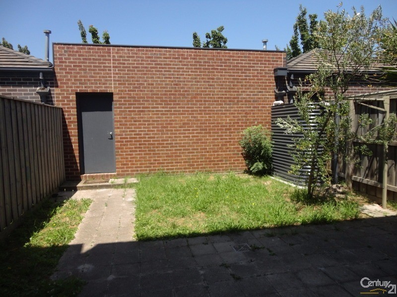 12 Botanic Drive, Clayton South VIC 3169