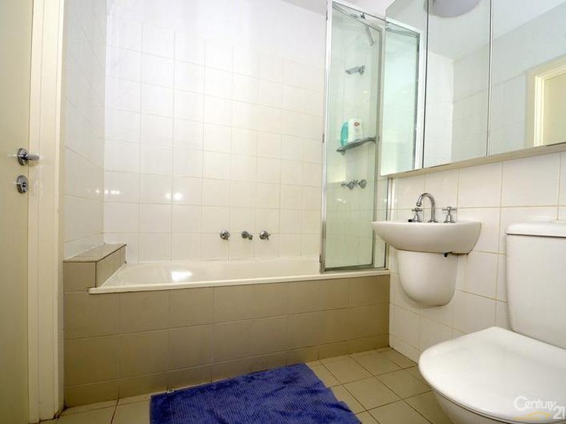 36/2 Monash Green Drive, Clayton VIC 3168