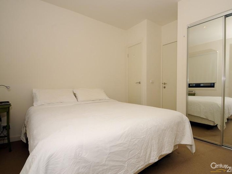 36/2 Monash Green Drive, Clayton VIC 3168