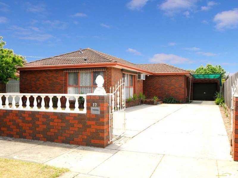 17 Tully Road, Clarinda VIC 3169
