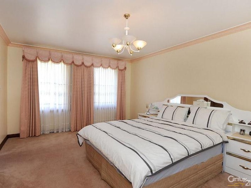 24 Andleigh Drive, Mulgrave VIC 3170