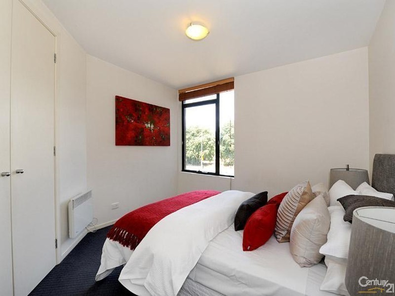 13/129-133 Ormond Esplanade, Elwood VIC 3184