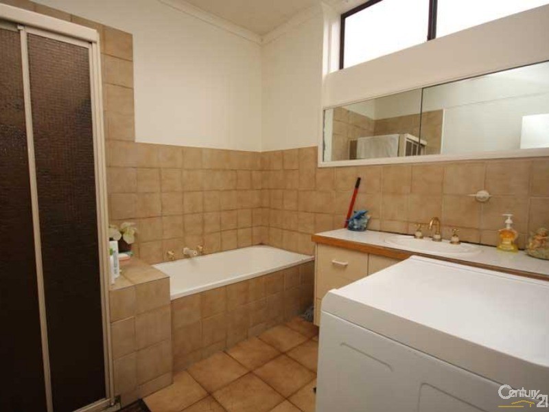 1/8 Browning Avenue, Clayton South VIC 3169