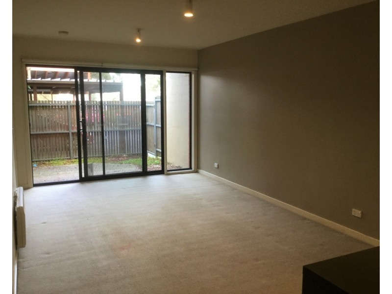 4/2 Greenfield Drive, Clayton VIC 3168