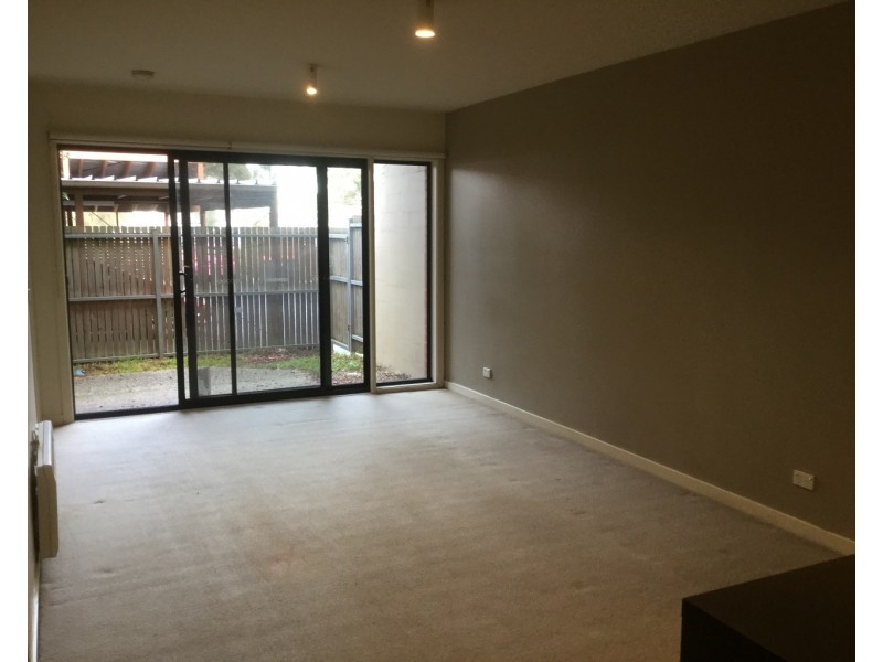 4/2 Greenfield Drive, Clayton VIC 3168